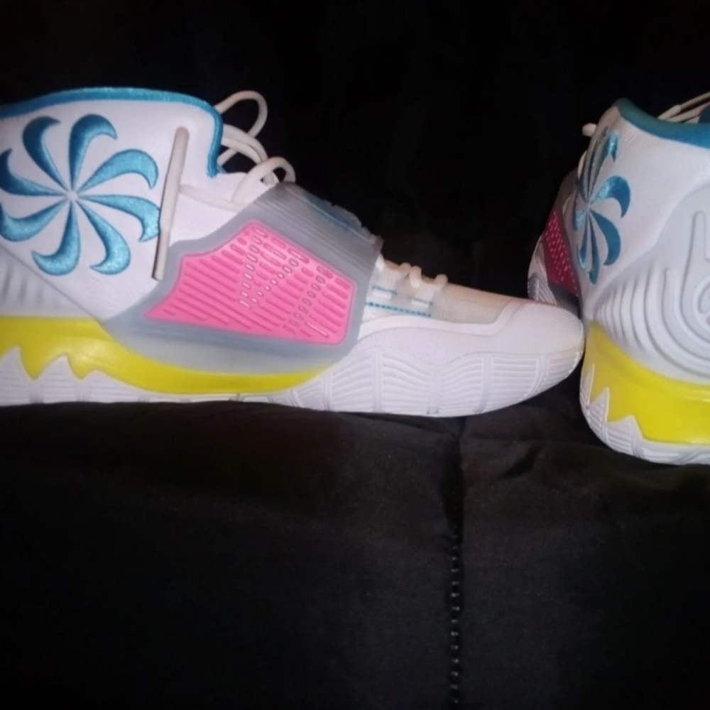 Nike Kyrie 6 Neon Graffiti 2020 Size 13